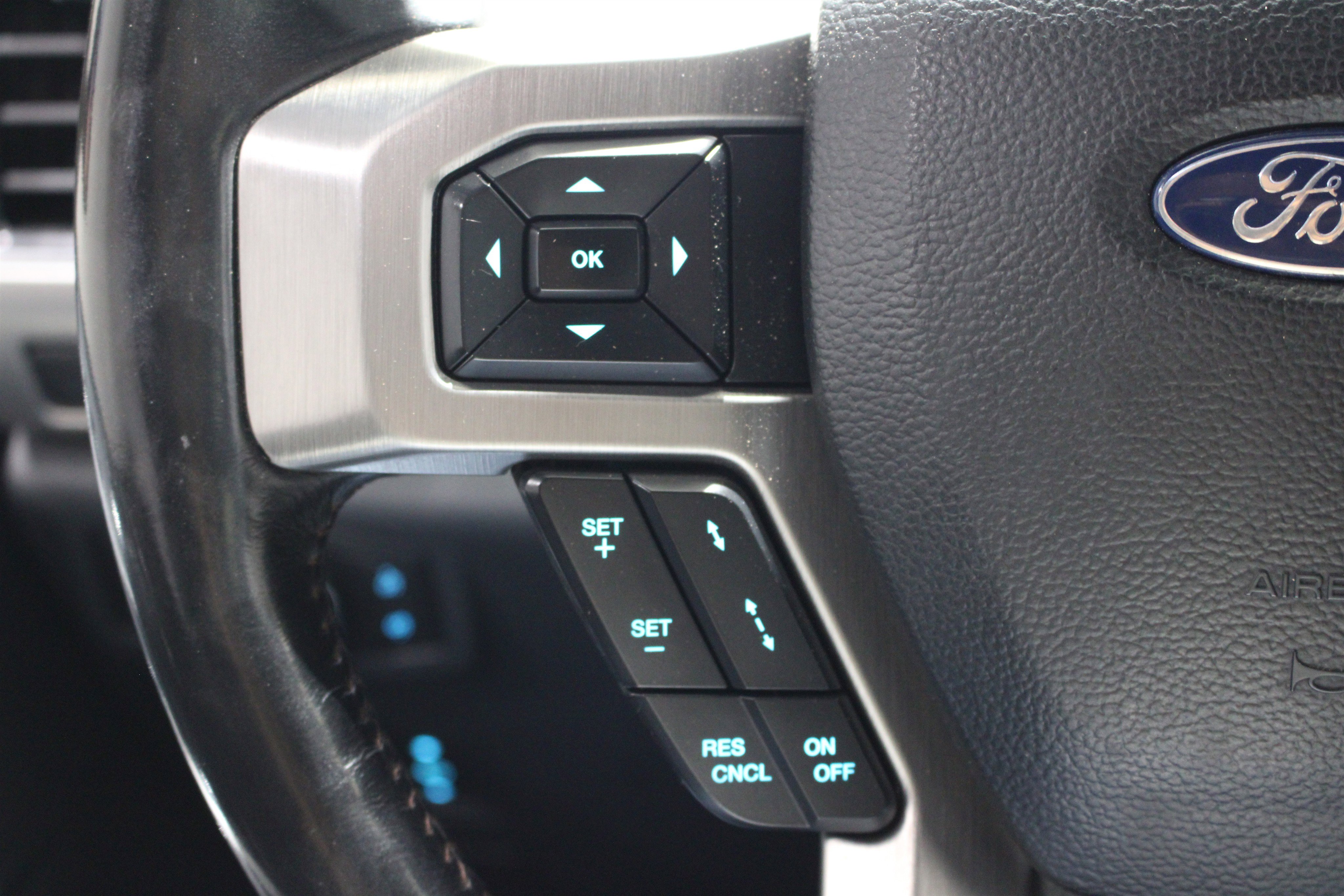 Used 2022 Ford F350 Platinum AWD/4WD image 11