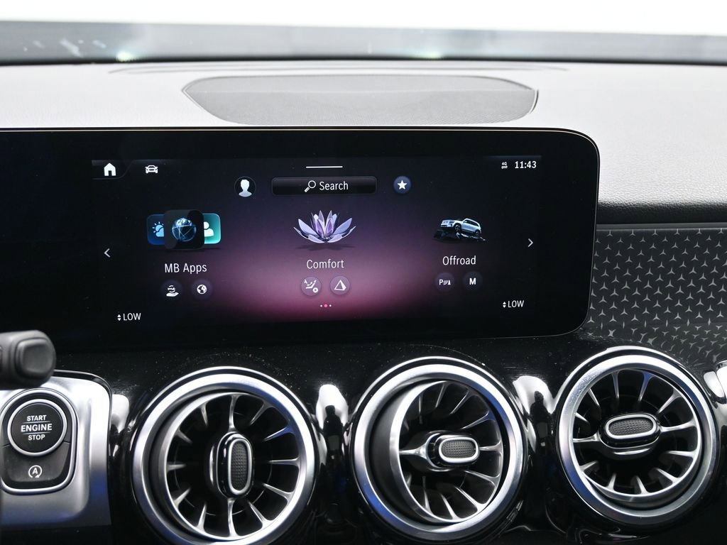 Used 2025 Mercedes-Benz GLB 250 4MATIC image 18