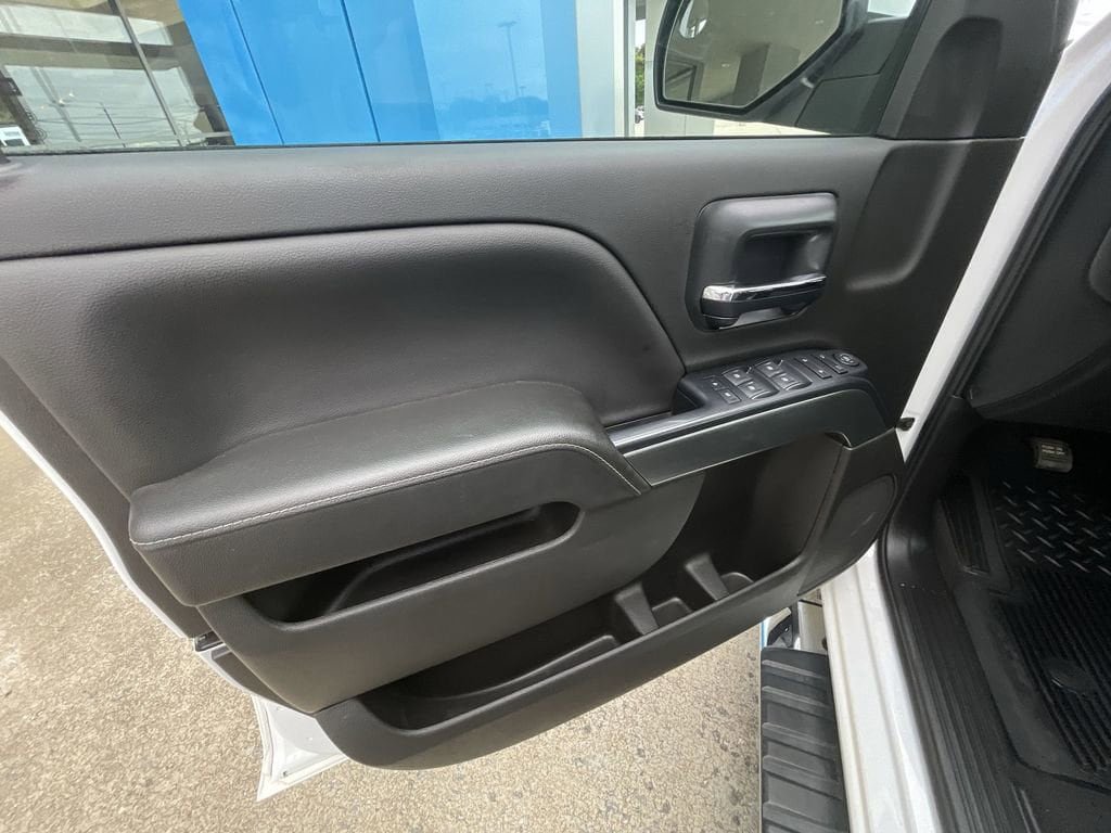 Used 2018 Chevrolet Silverado 1500 LT w/ All Star Edition RWD image 19