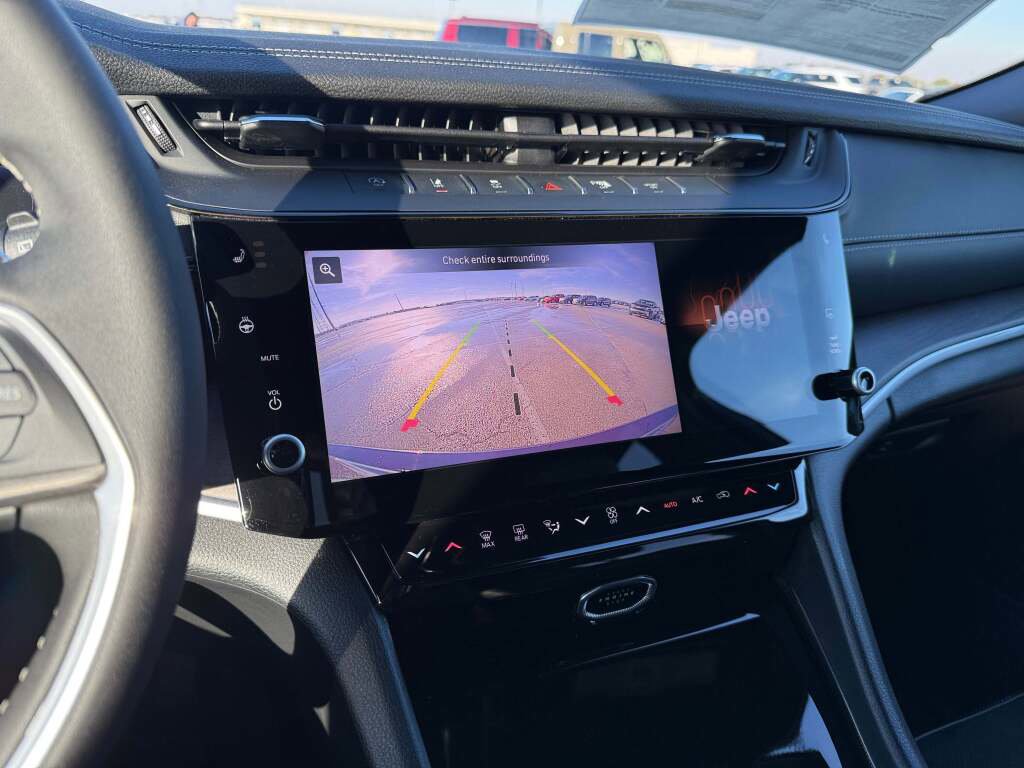 New 2026 Jeep Grand Cherokee Altitude image 34