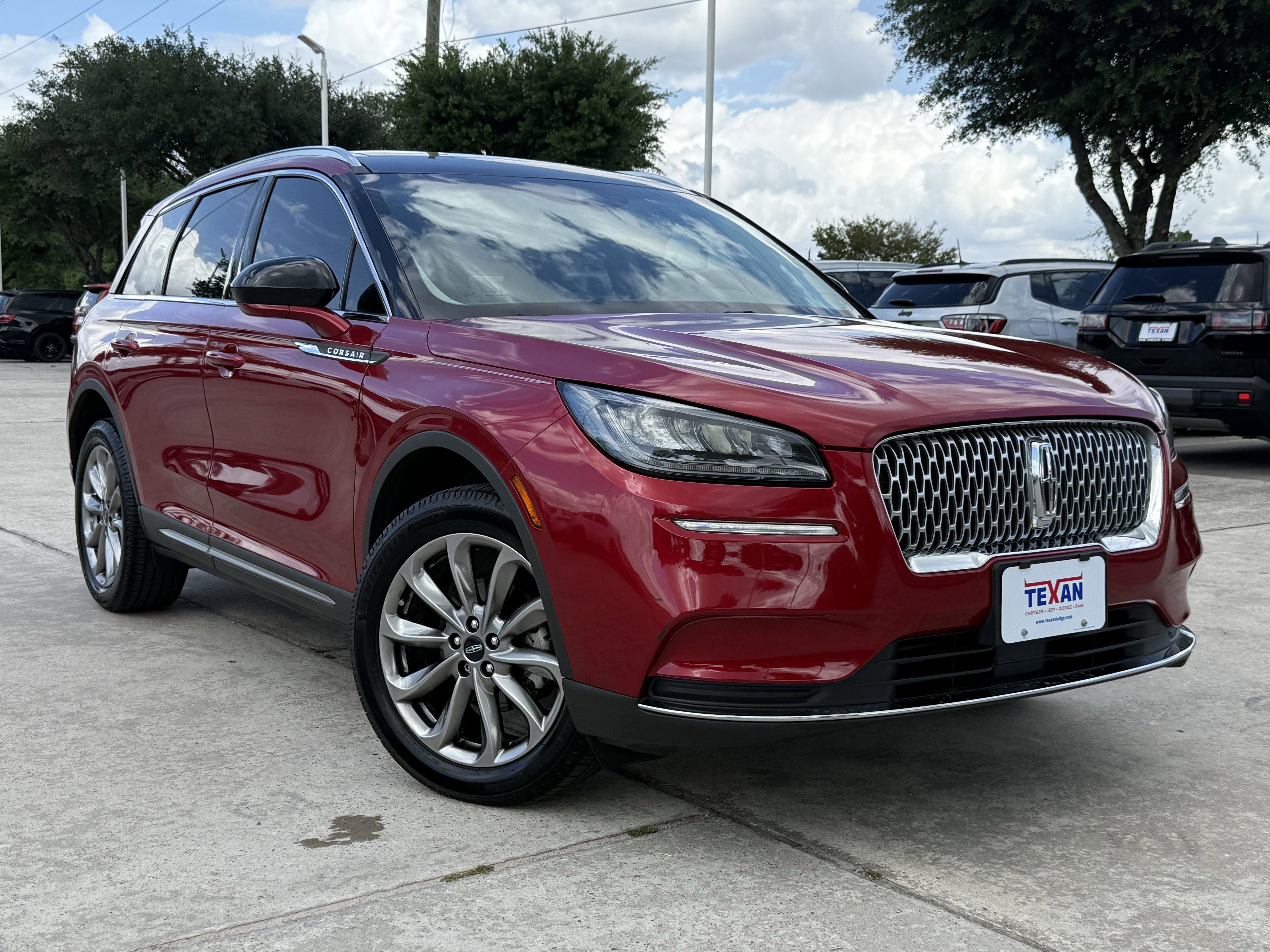 Used 2022 Lincoln Corsair FWD w/ Premium Package image 1