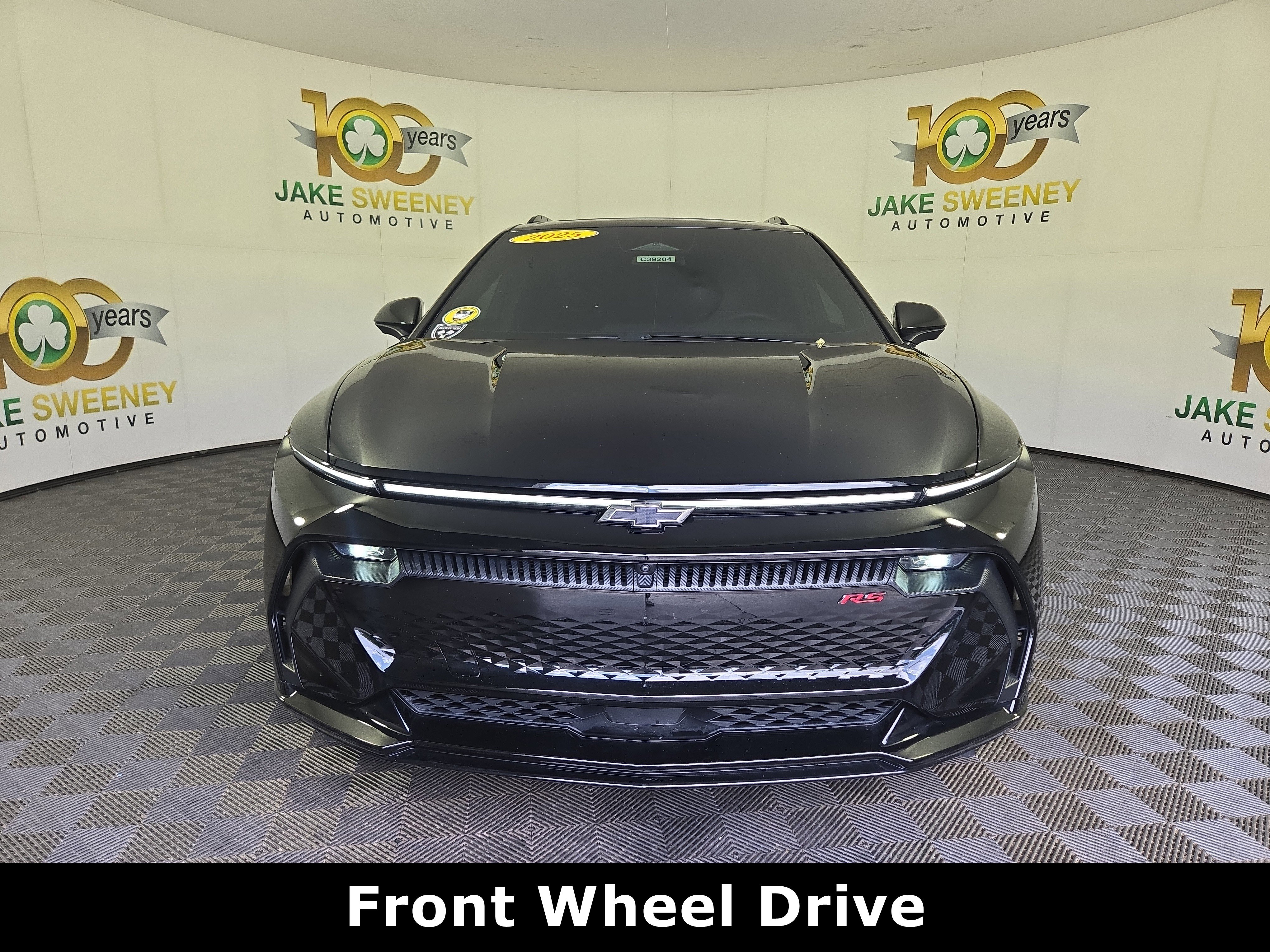 Used 2025 Chevrolet Equinox EV RS w/ LPO, All-Weather Mat Package FWD image 3