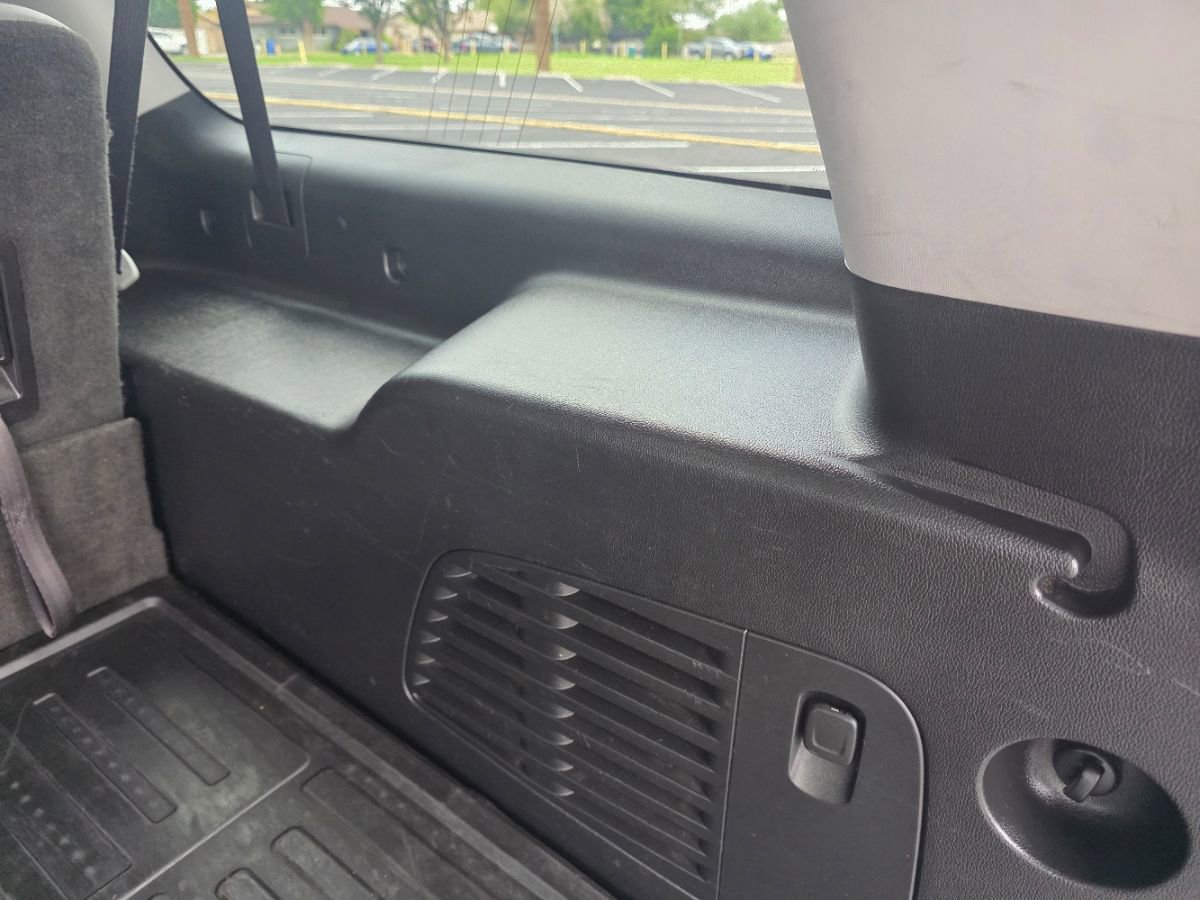 Used 2020 Chevrolet Suburban LT image 21