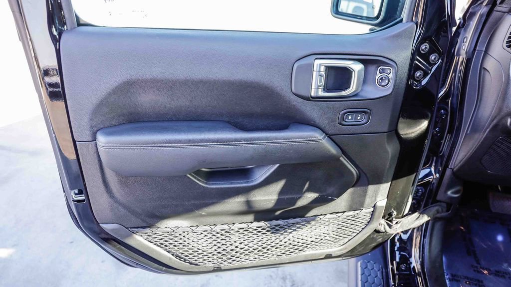 Used 2023 Jeep Wrangler Unlimited Sahara w/ Cold Weather Group image 25