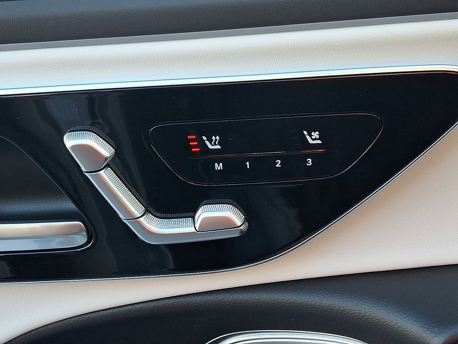 New 2026 Mercedes-Benz E 350 4MATIC Sedan image 14