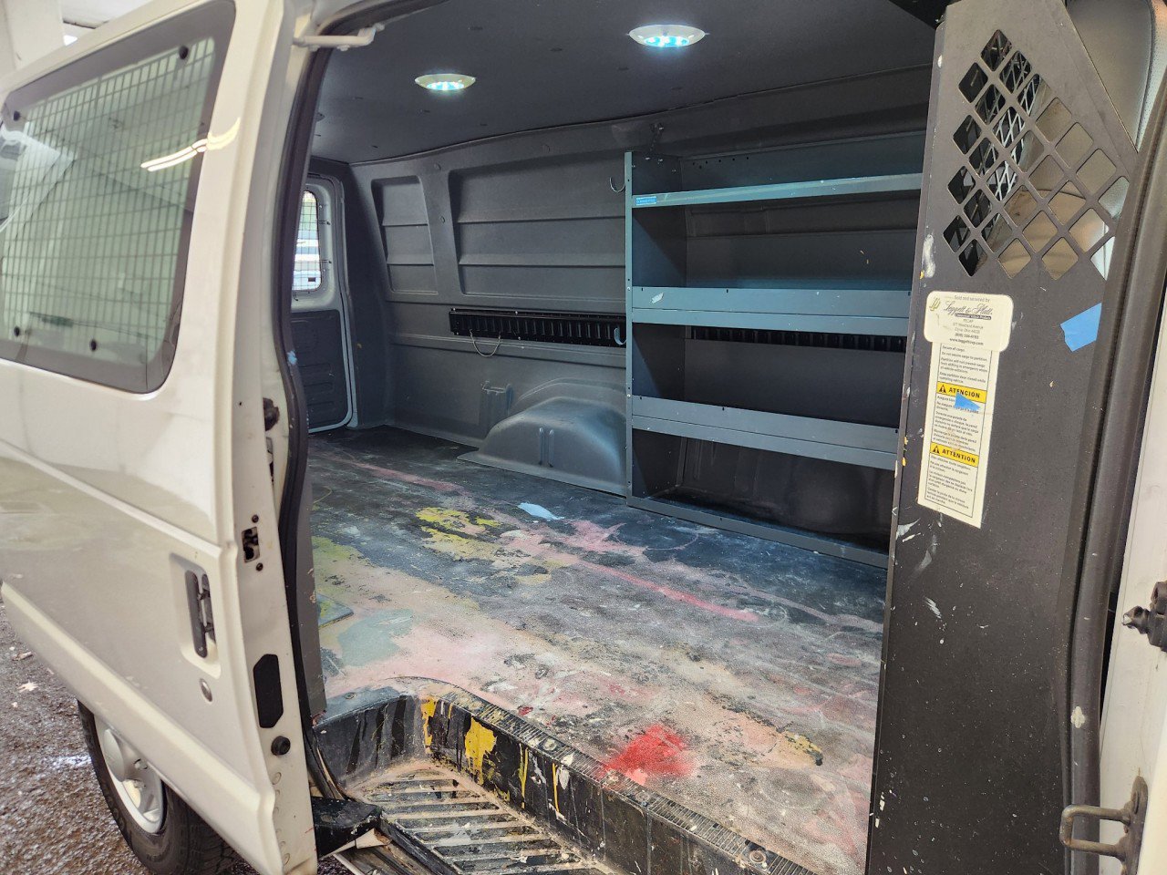 Used 2011 Ford E-350 and Econoline 350 Extended Super Duty image 12