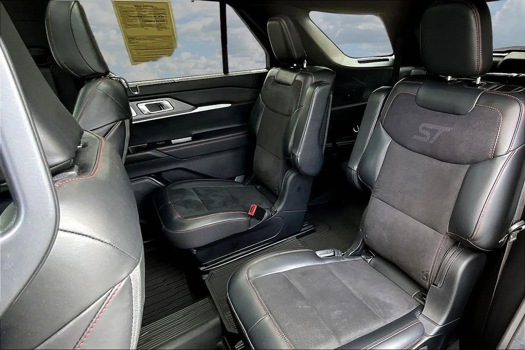 Used 2025 Ford Explorer ST AWD/4WD image 24