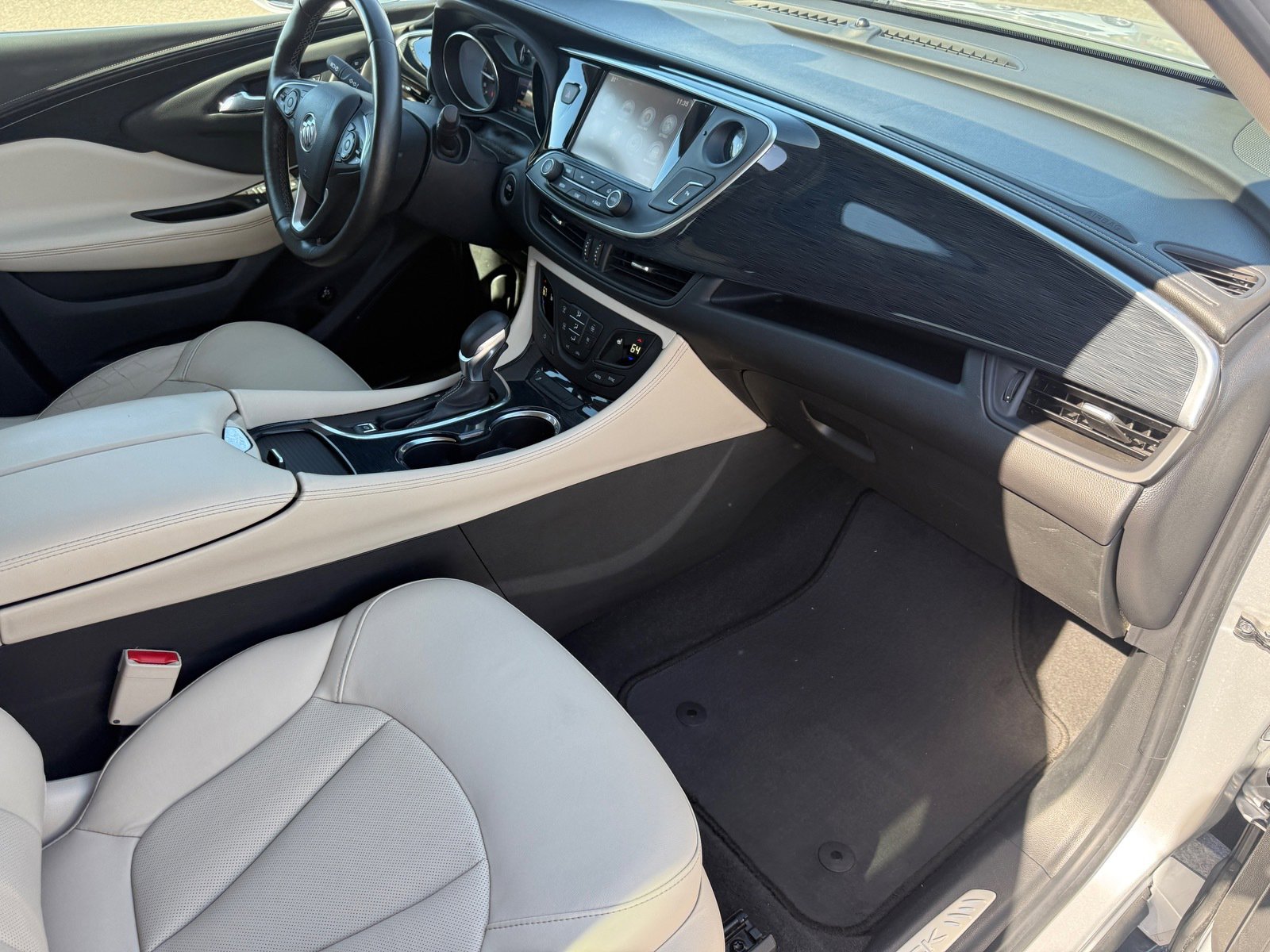 Used 2018 Buick Envision Essence image 27
