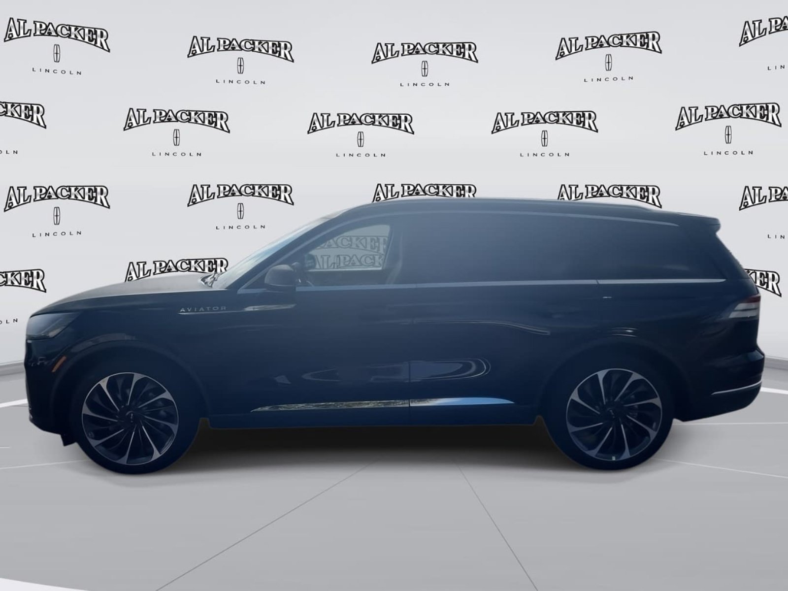 New 2026 Lincoln Aviator Reserve AWD/4WD image 2