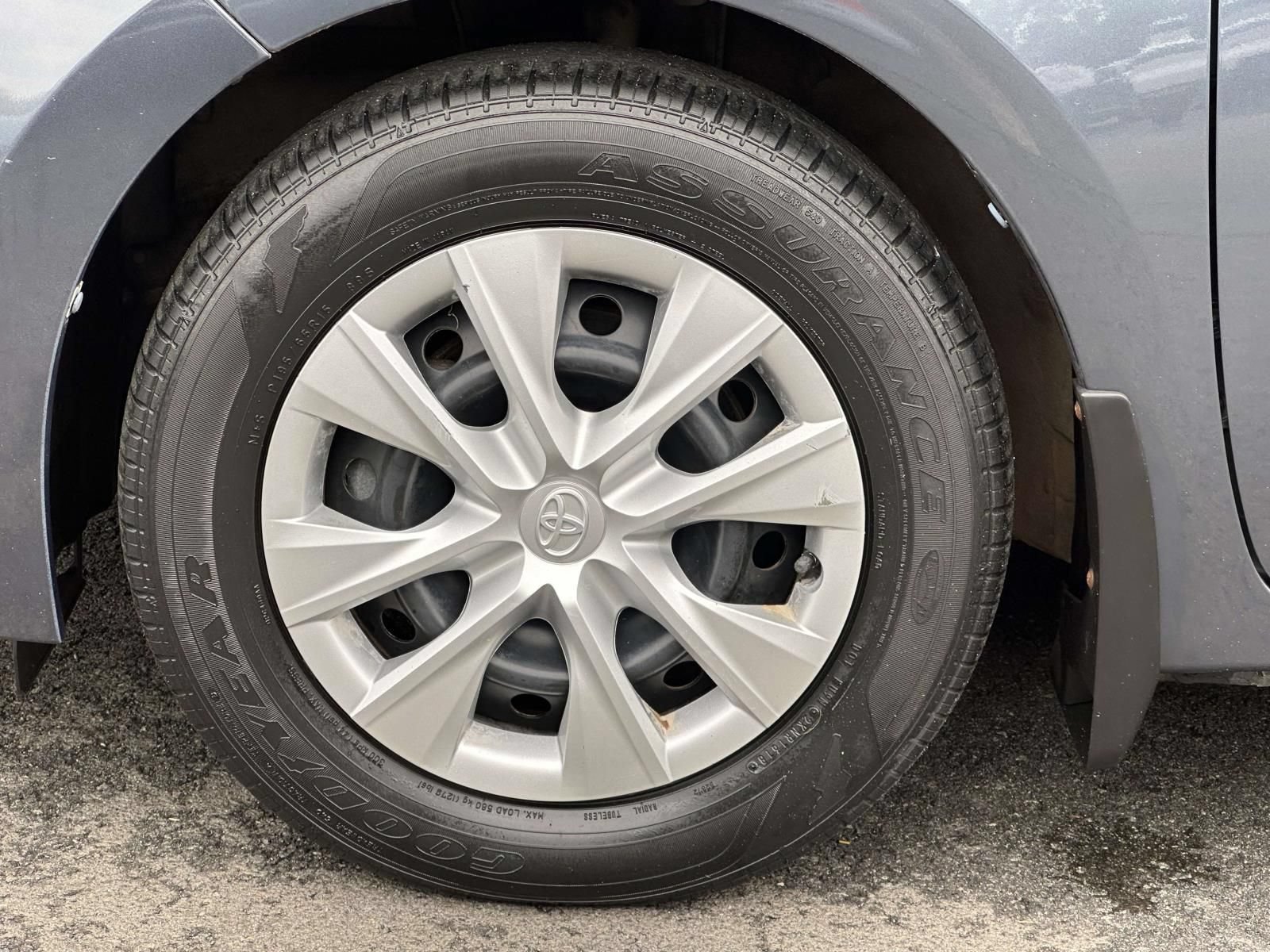 Used 2014 Toyota Corolla LE FWD image 7