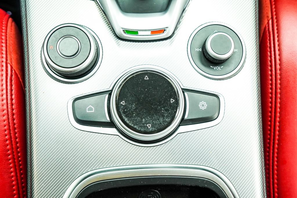 Used 2023 Alfa Romeo Stelvio Veloce image 24