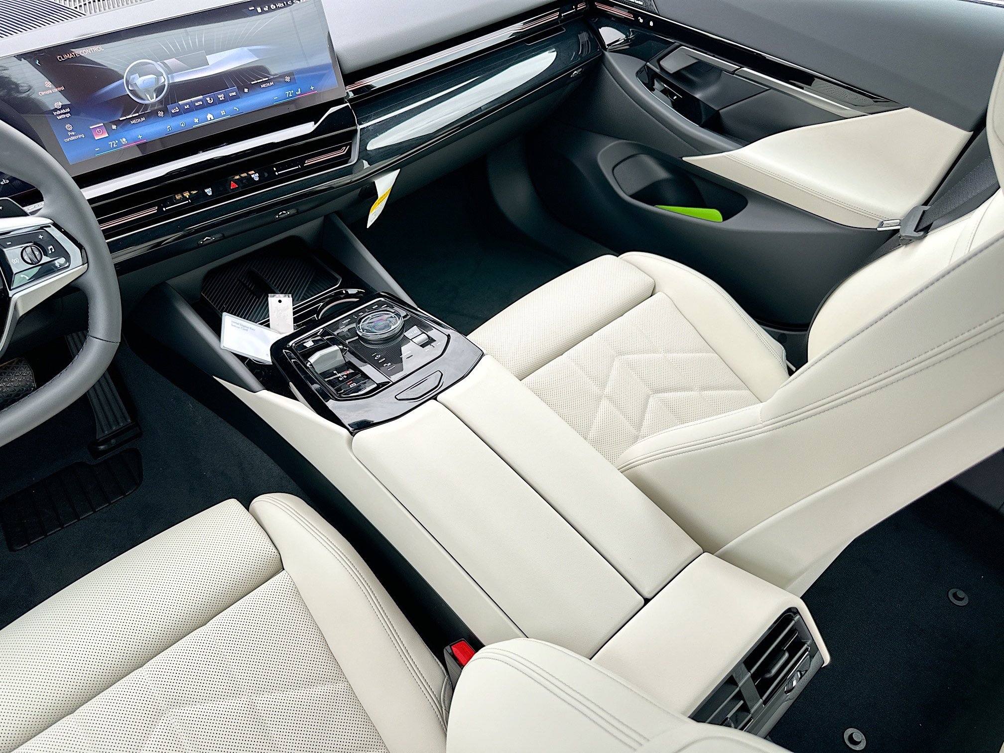 New 2026 BMW 530i w/ Convenience Package image 18