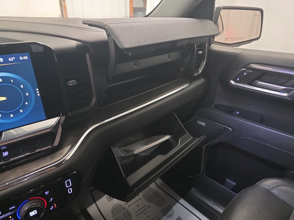 Used 2023 Chevrolet Silverado 1500 LTZ AWD/4WD image 35