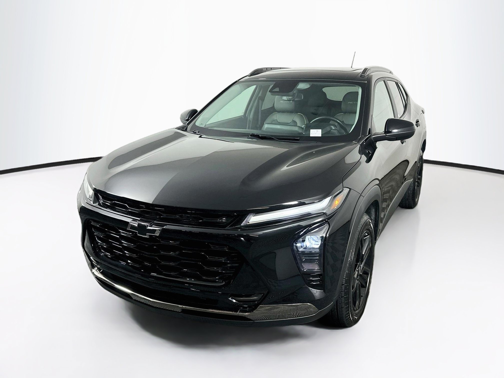 Used 2024 Chevrolet Trax ACTIV w/ Sunroof Package FWD image 3