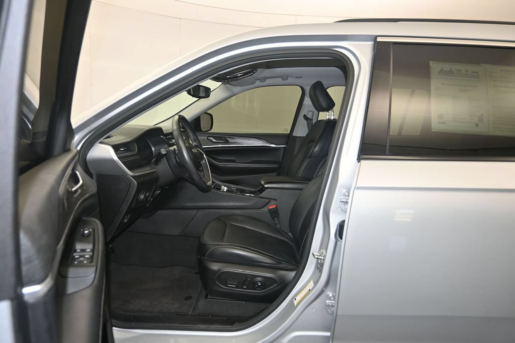 Used 2021 Jeep Grand Cherokee L Limited RWD image 23