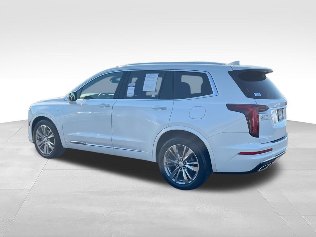 Used 2023 Cadillac XT6 Premium Luxury w/ Technology Package FWD image 6