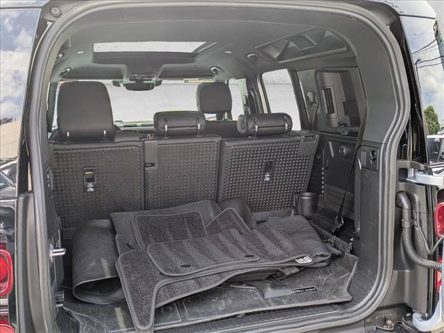 Used 2023 Land Rover Defender 110 X-Dynamic SE AWD/4WD image 6