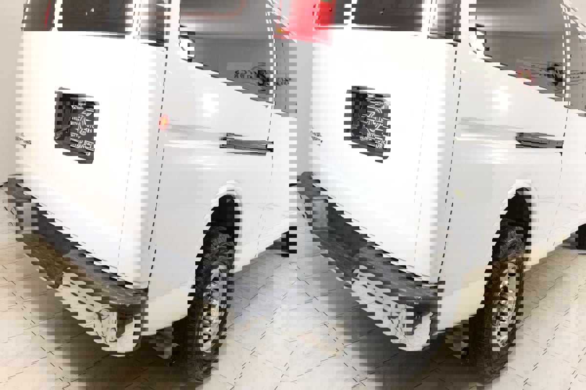 Used 2019 Chevrolet Express 3500 LT w/ LT Preferred Equipment Group RWD image 32