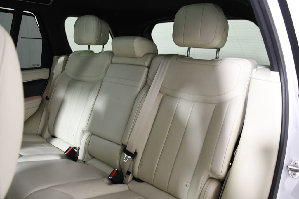 Used 2024 Land Rover Range Rover SE image 26