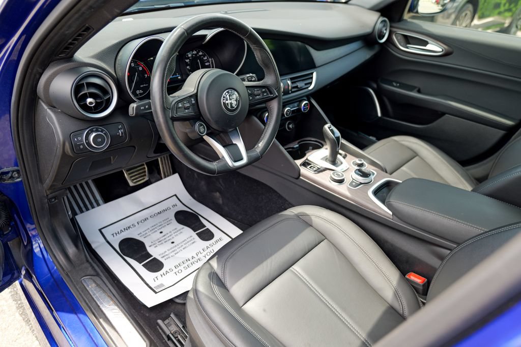 Used 2022 Alfa Romeo Giulia Ti AWD/4WD image 19