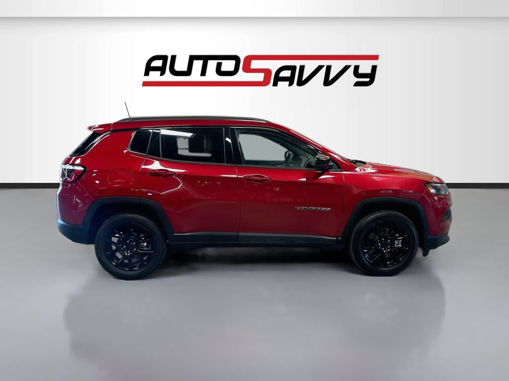 Used 2026 Jeep Compass Latitude AWD/4WD image 8