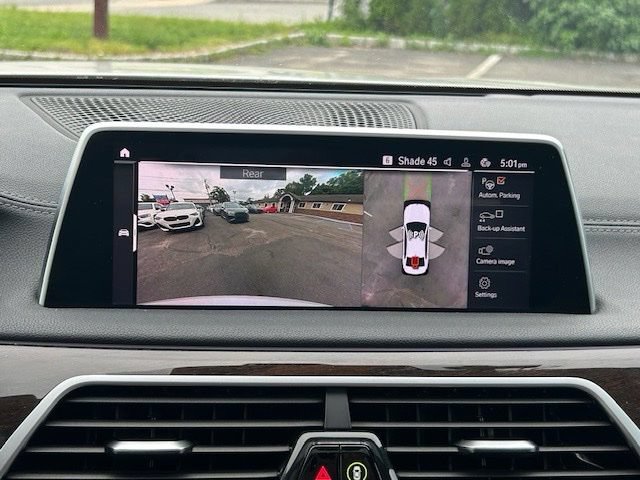 Used 2020 BMW 740i xDrive w/ M Sport Package AWD/4WD image 24