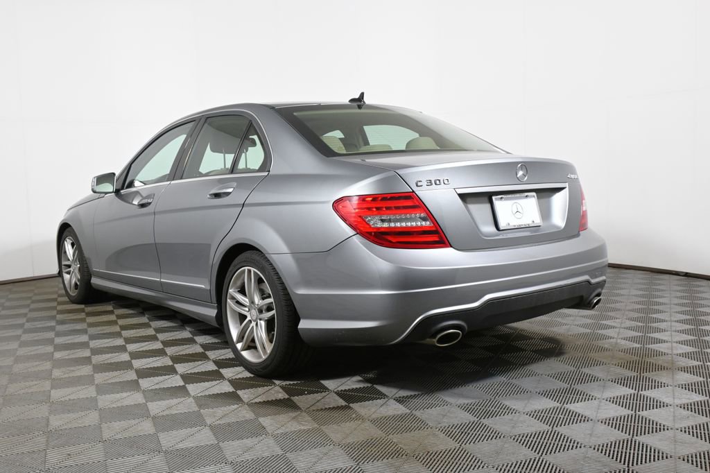 Used 2014 Mercedes-Benz C 300 4MATIC Sedan image 5
