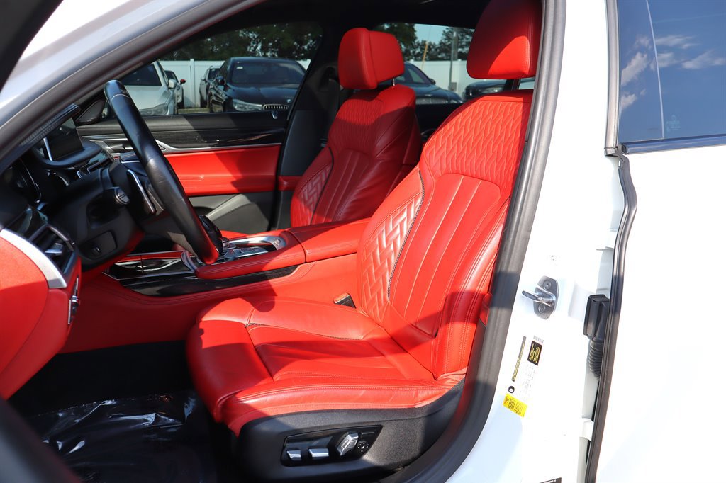 Used 2018 BMW 750i RWD image 15