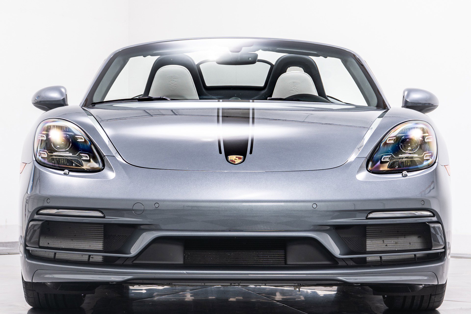 Used 2025 Porsche 718 Boxster image 4