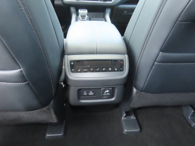 Used 2024 Nissan Pathfinder Platinum w/ Lighting Package (N93) FWD image 21