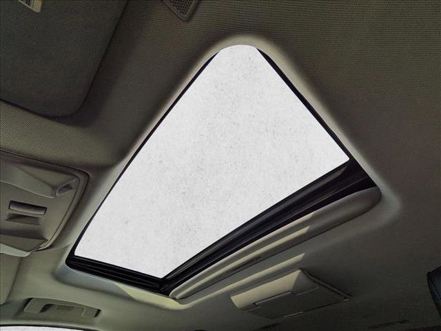 Used 2019 Cadillac Escalade Premium Luxury image 15