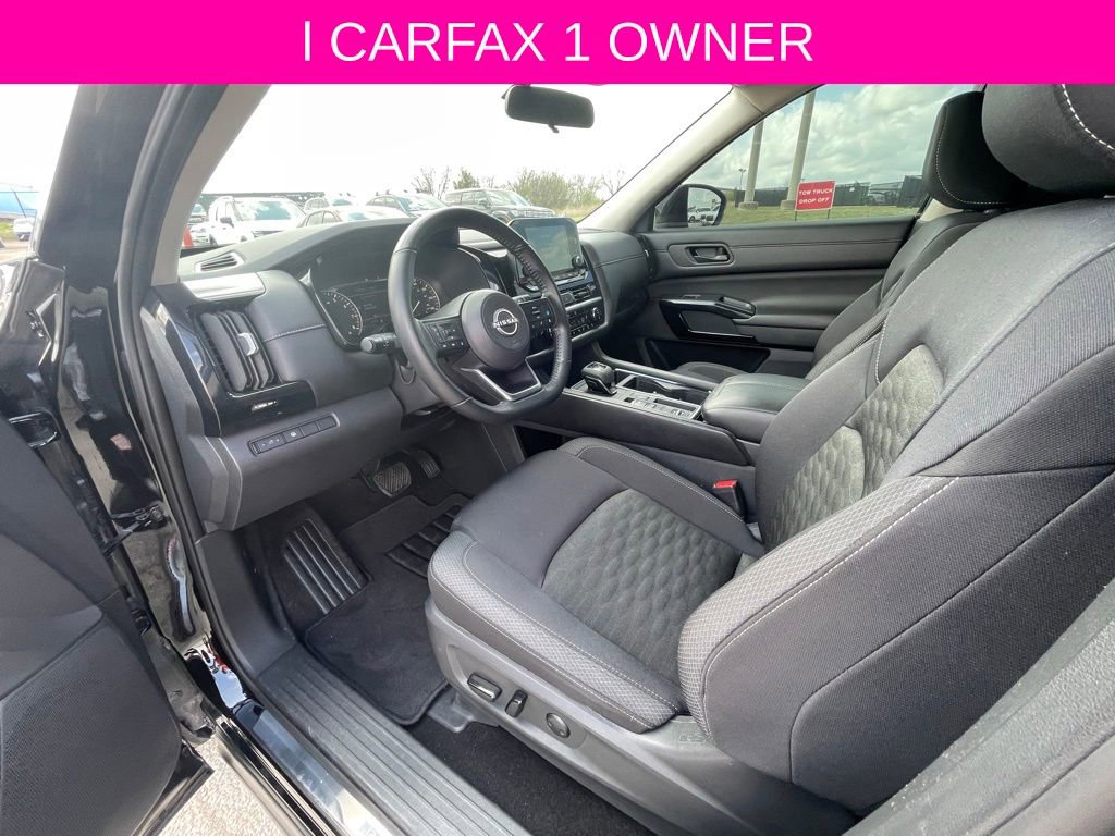 Used 2024 Nissan Pathfinder SV w/ Lighting Package (N92) image 17