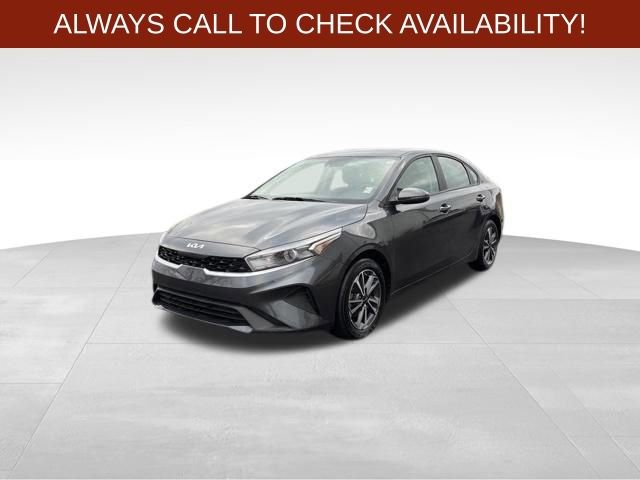 Used 2023 Kia Forte LXS w/ LXS Technology Package image 3