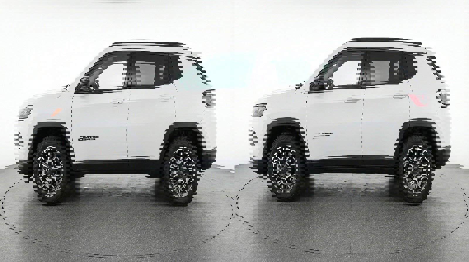 Used 2025 Jeep Compass Trailhawk image 4