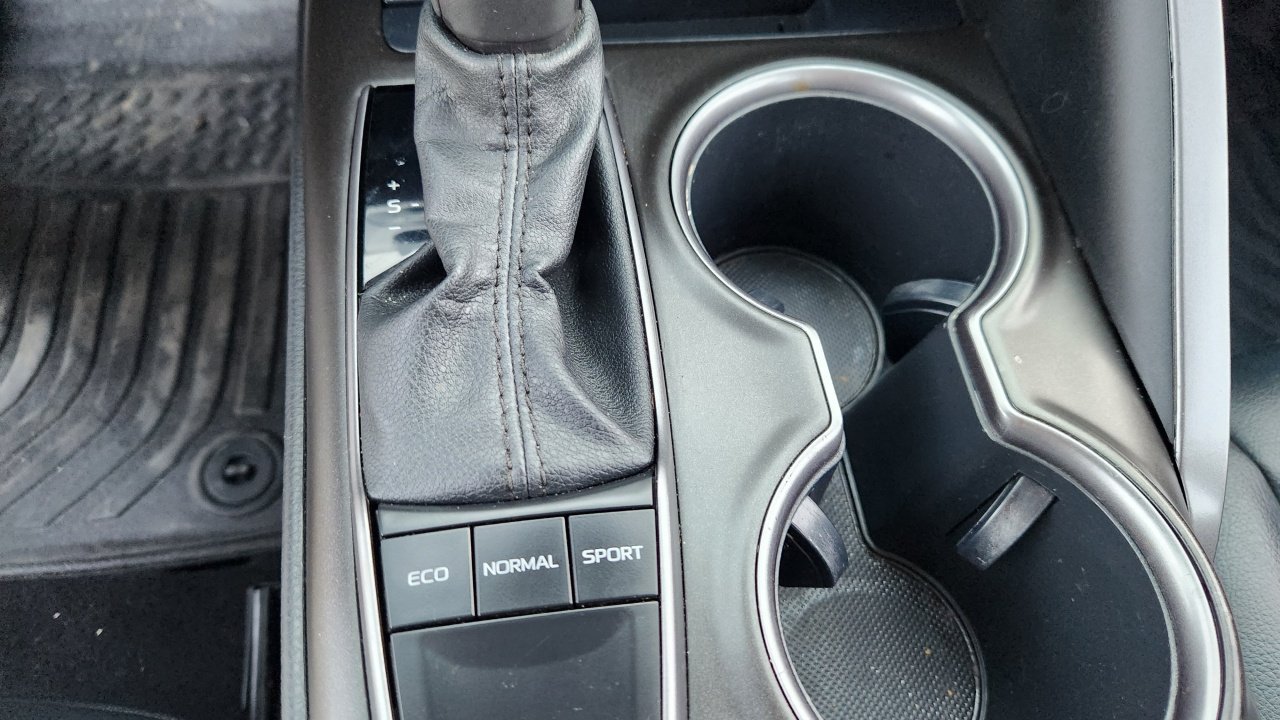 Used 2023 Toyota Camry SE FWD image 15
