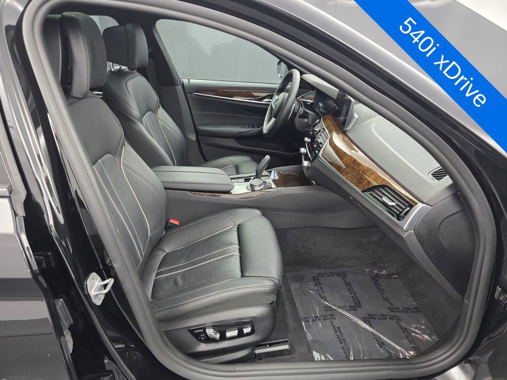 Used 2019 BMW 540i xDrive w/ M Sport Package AWD/4WD image 29