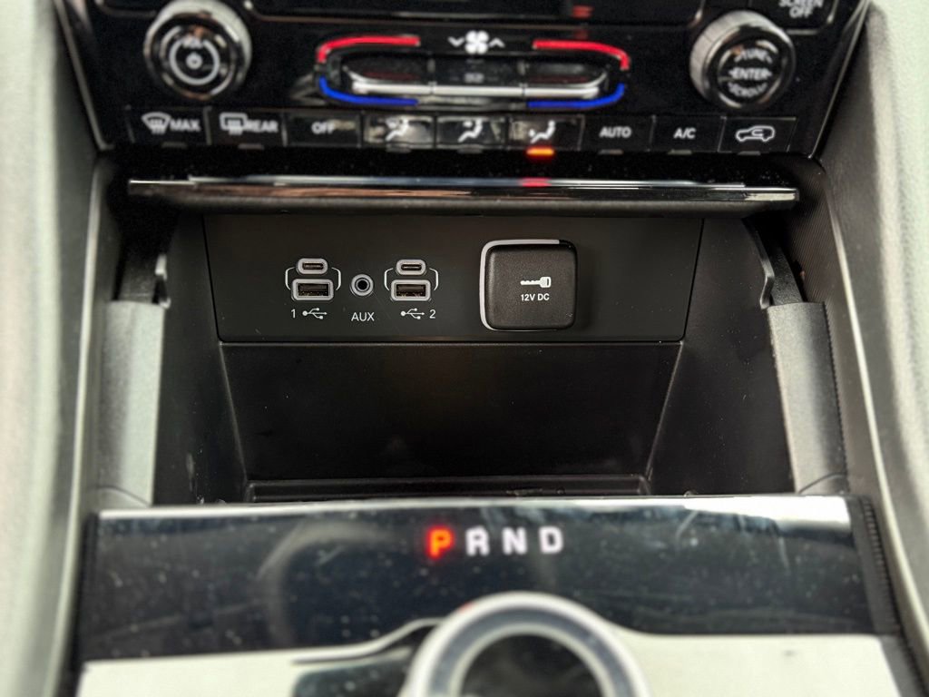 Used 2024 Jeep Grand Cherokee Laredo image 17