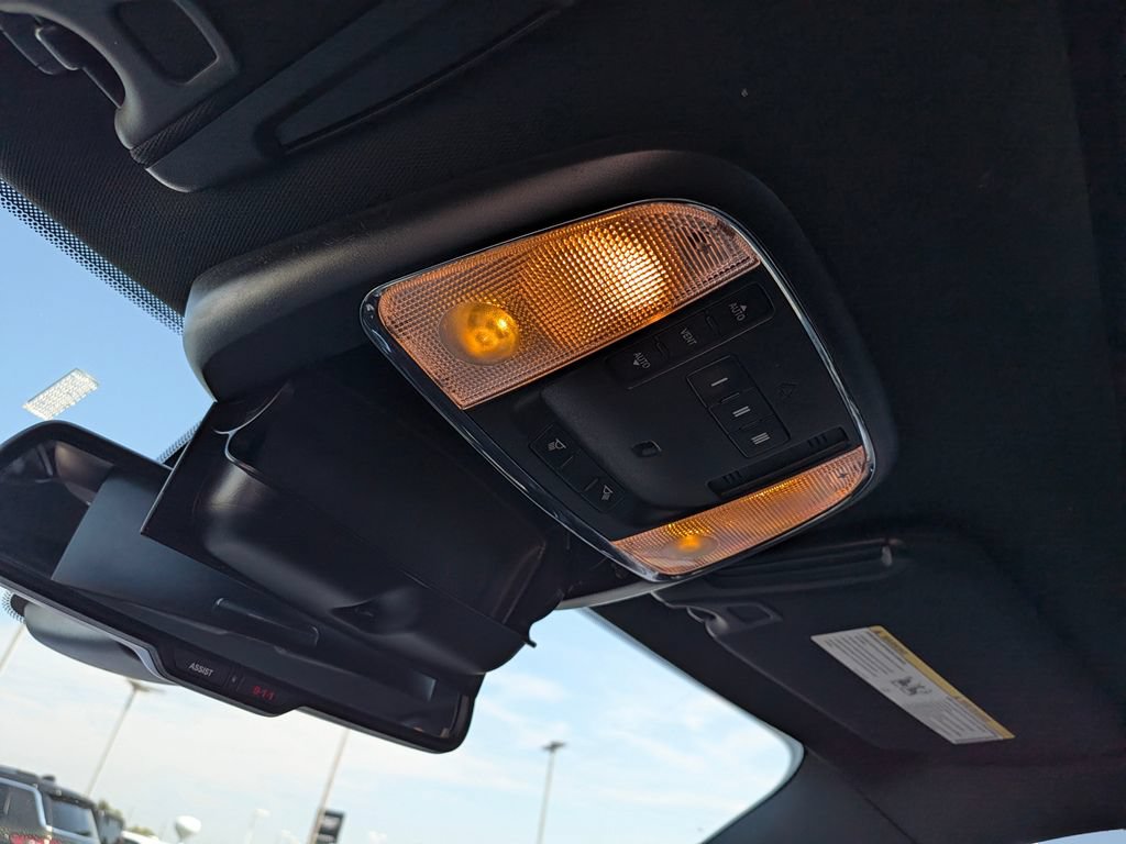 Used 2016 Dodge Charger R/T RWD image 17
