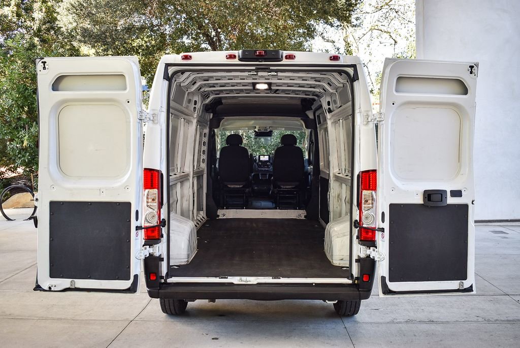 Used 2025 RAM ProMaster 2500 w/ Convenience Group image 24