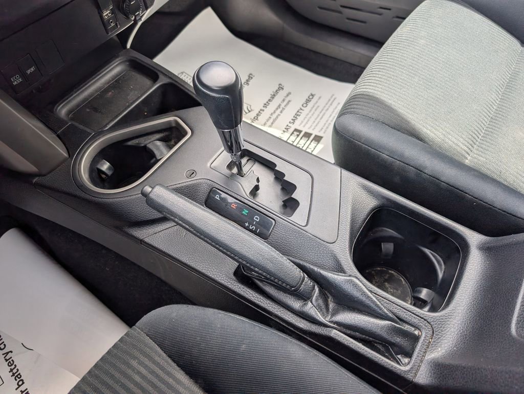 Used 2016 Toyota RAV4 LE image 17