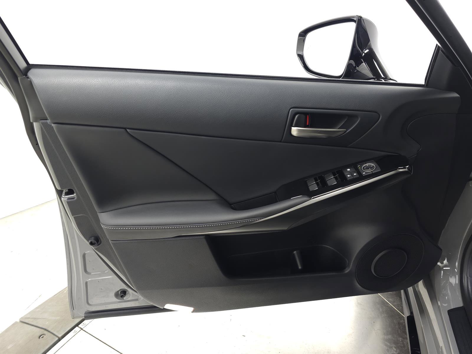 Used 2025 Lexus IS 350 F Sport w/ Navigation Package image 14