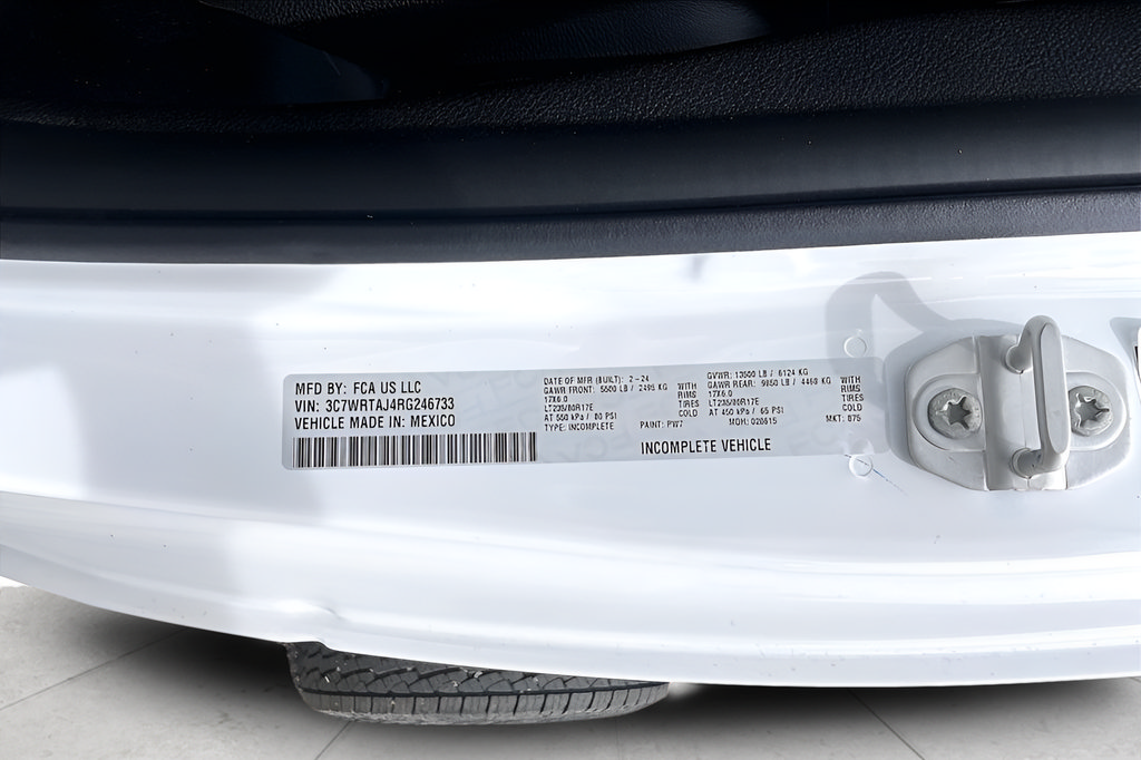 New 2024 RAM 3500 Tradesman AWD/4WD image 13