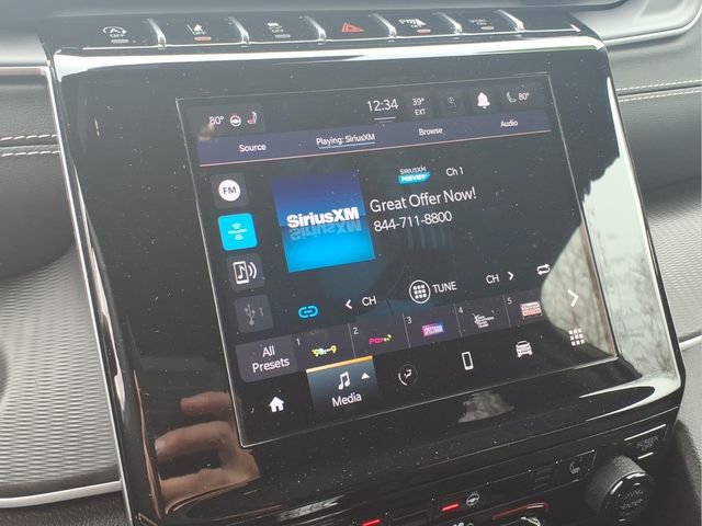 Used 2024 Jeep Grand Cherokee Altitude image 23