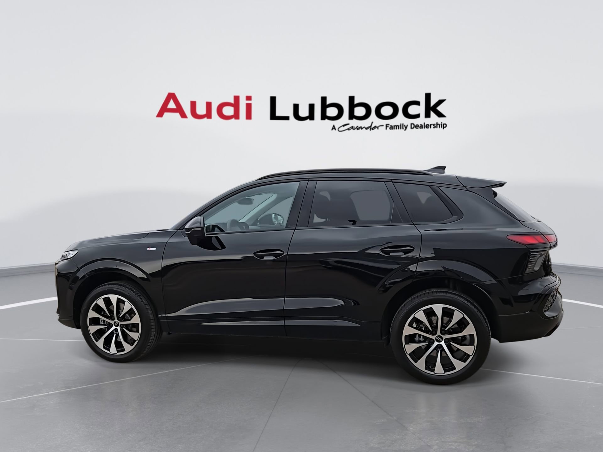 New 2026 Audi Q3 quattro 2.0T AWD/4WD image 6