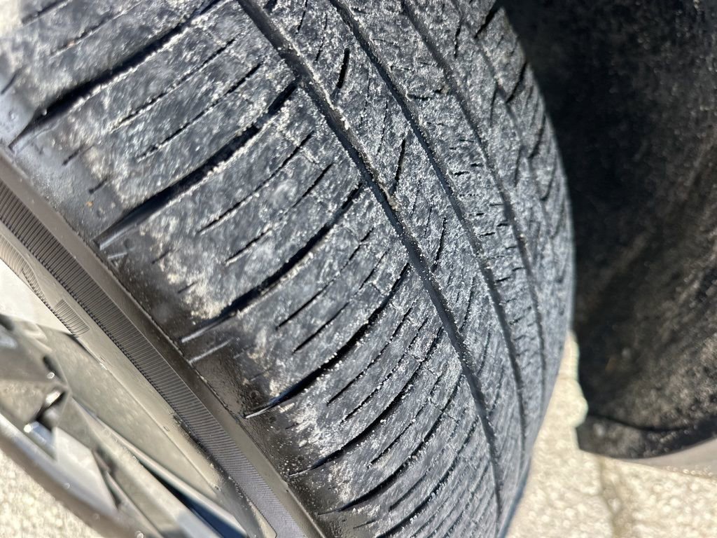 Used 2025 Volkswagen Atlas Cross Sport SE image 32