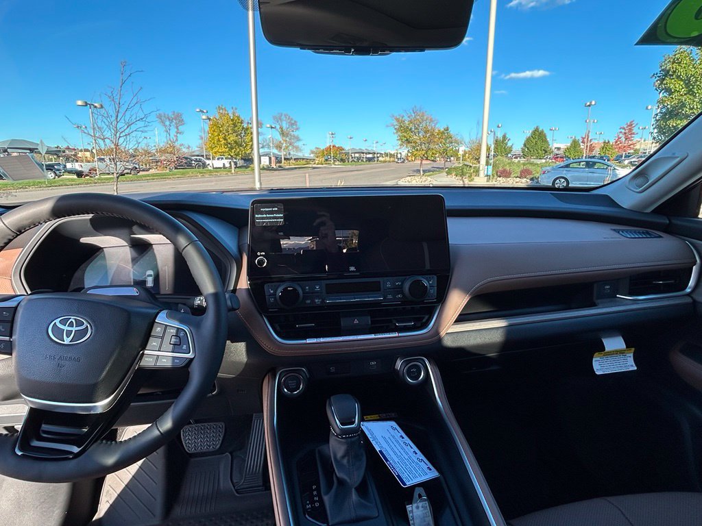 Used 2026 Toyota Grand Highlander AWD image 11