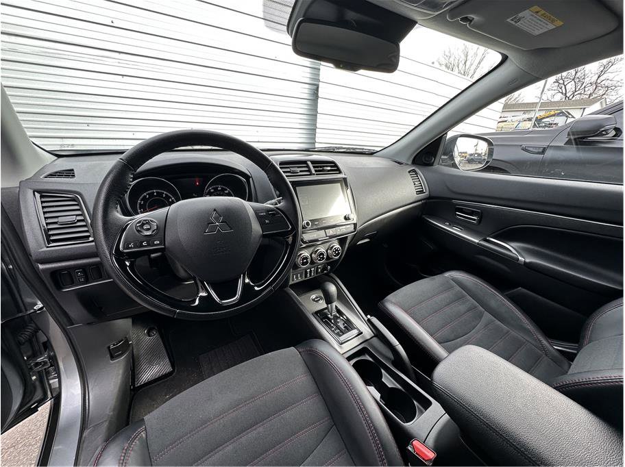 Used 2024 Mitsubishi Outlander Sport AWD image 2