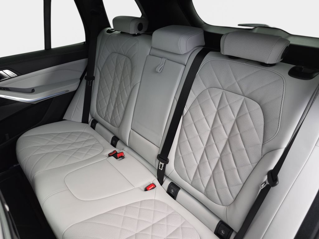 New 2026 BMW X5 xDrive50e w/ M Sport Package image 14