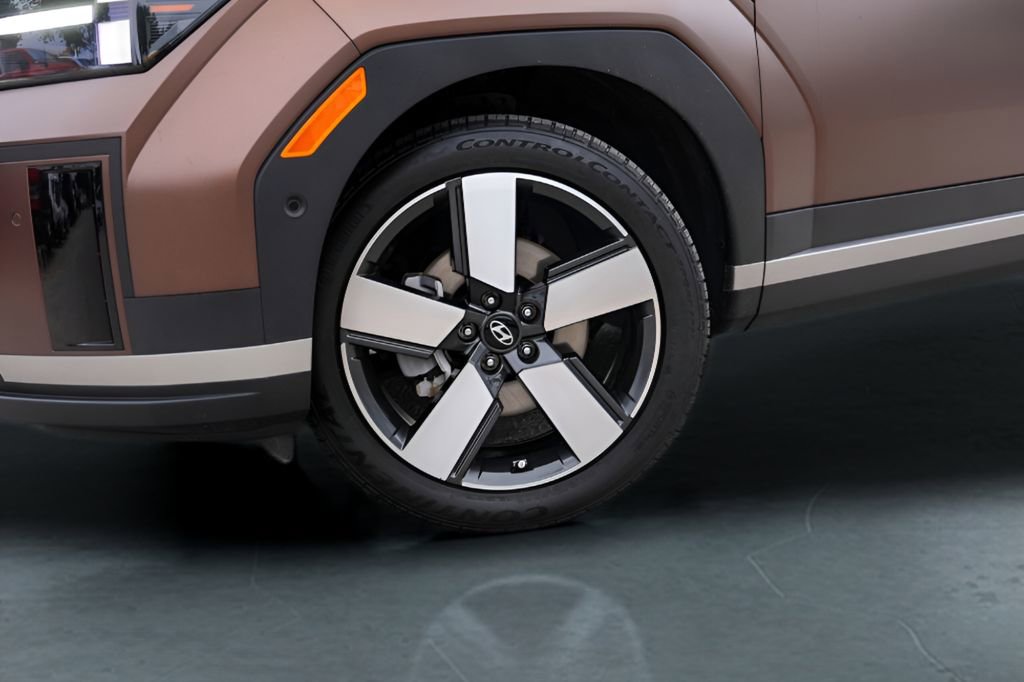 Used 2024 Hyundai Santa Fe Limited image 4