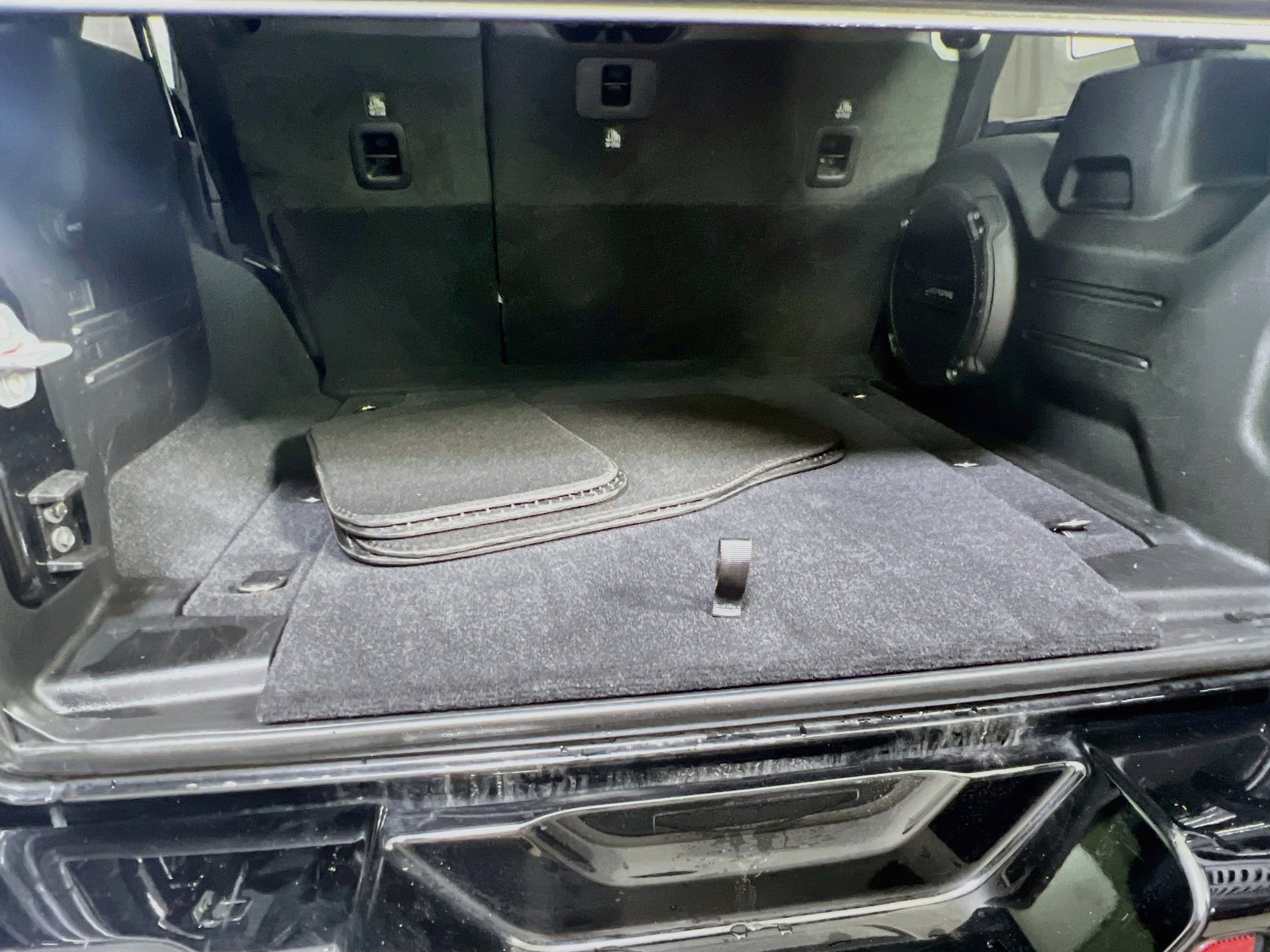 Used 2020 Jeep Wrangler Unlimited Sahara AWD/4WD image 25